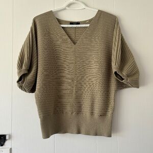 Tahari balloon sleeve v-neck sweater estimated size M